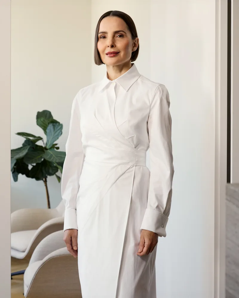 Dr. Annette Herold, Ärztin für Ästhetische Medizin in Düsseldorf, in ihrer Praxis.